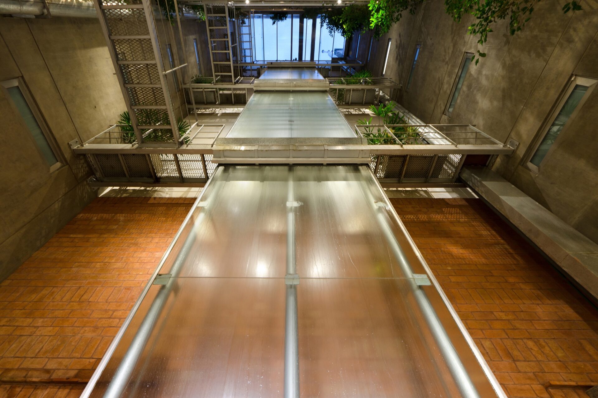 Lobby Cascade